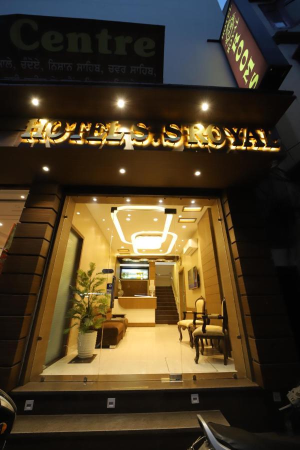 Hotel S.S Royal Amritsar Exterior photo